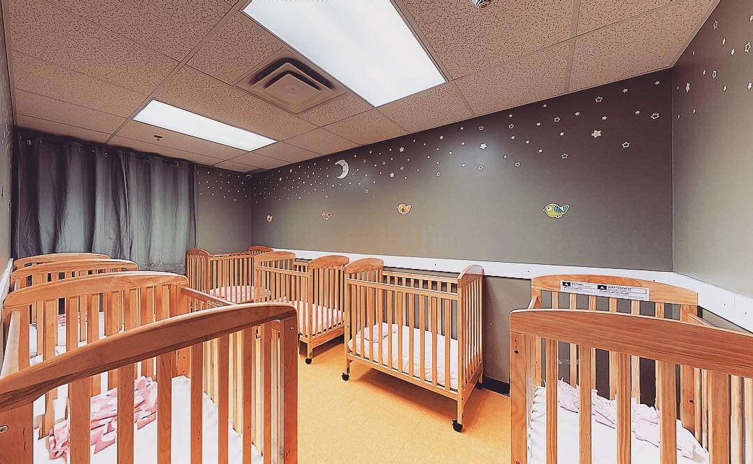 Calm nursery at Ile Coco daycare in NDG (Somerled), Montréal