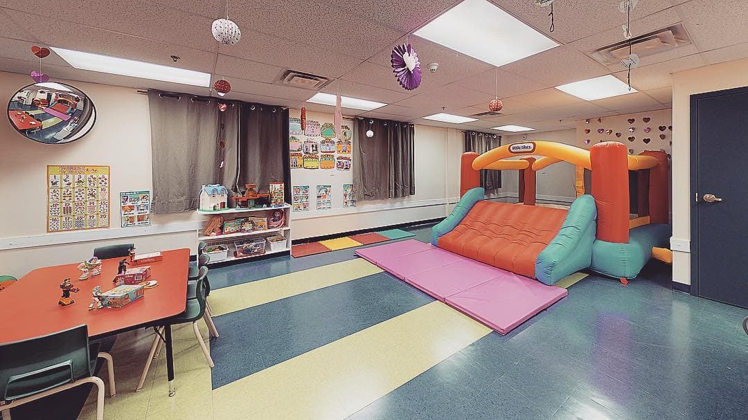 Wide playroom at Ile Coco daycare in NDG (Somerled), Montréal